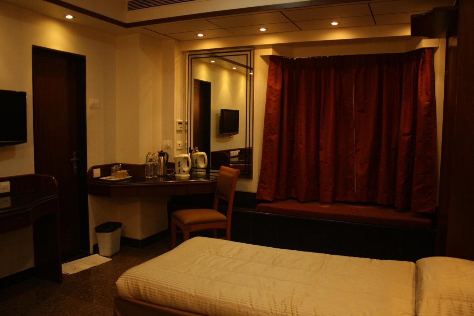 Hotel Karl Residency Mumbai  Buitenkant foto