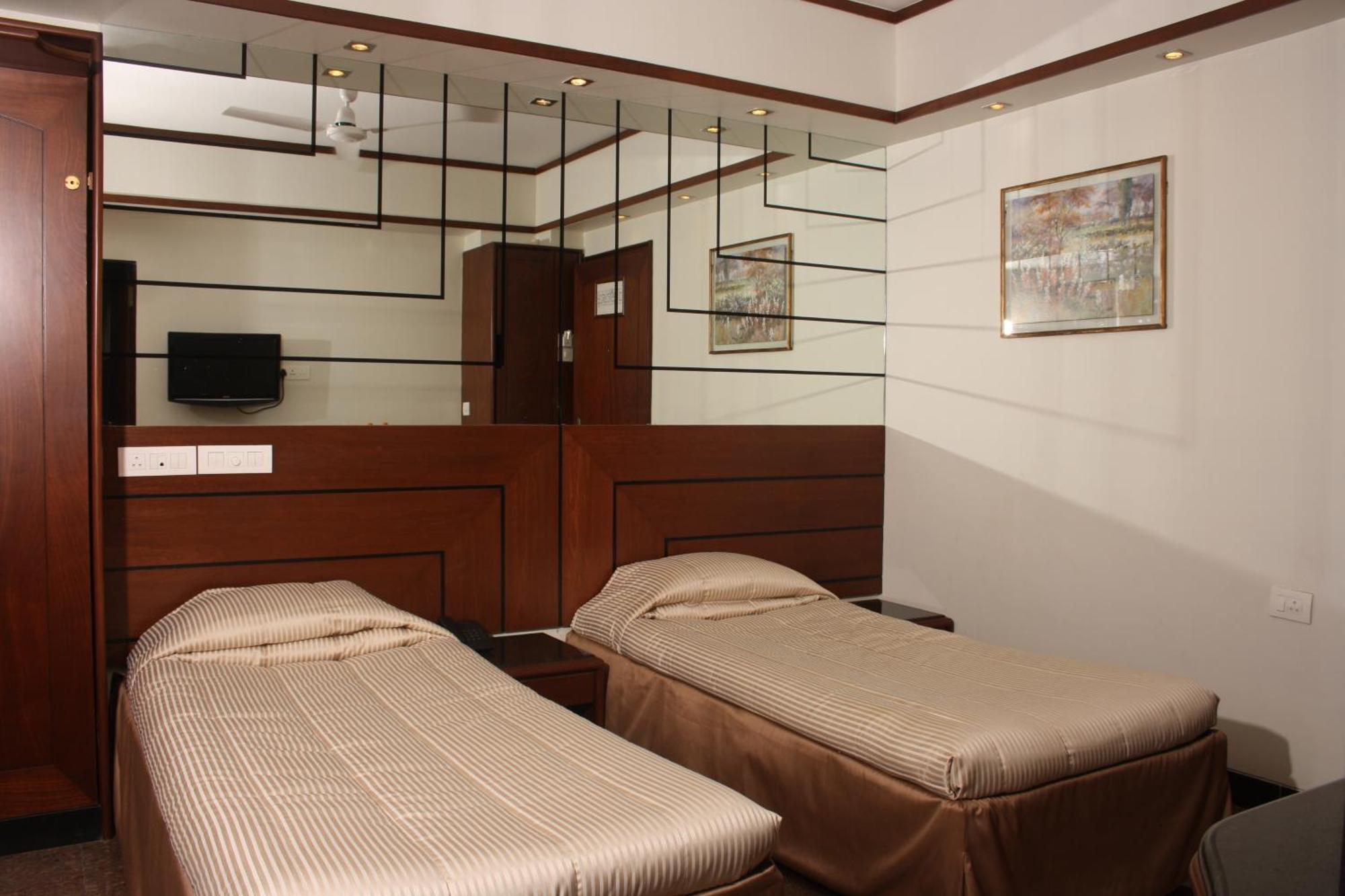 Hotel Karl Residency Mumbai  Buitenkant foto