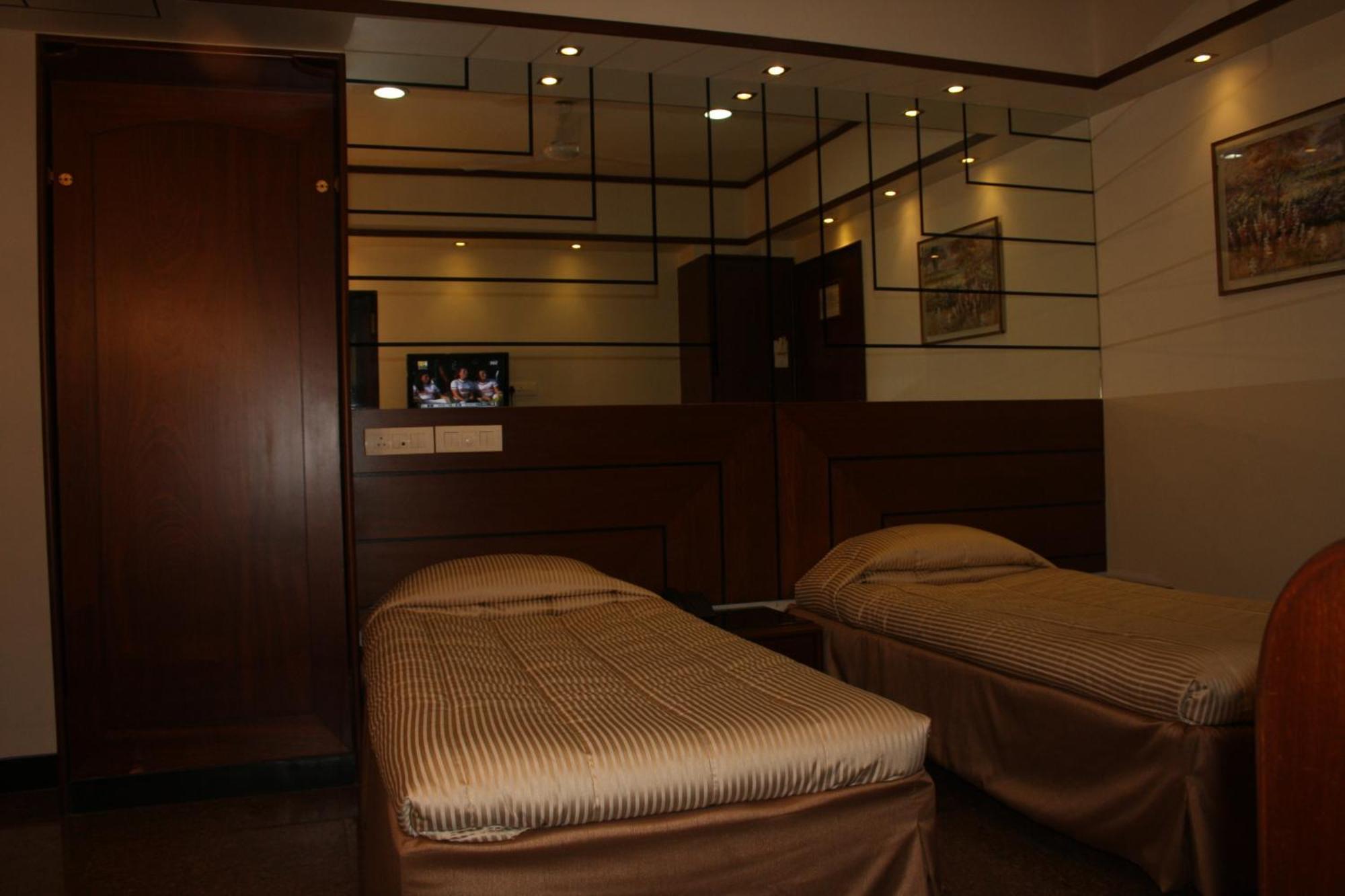 Hotel Karl Residency Mumbai  Buitenkant foto
